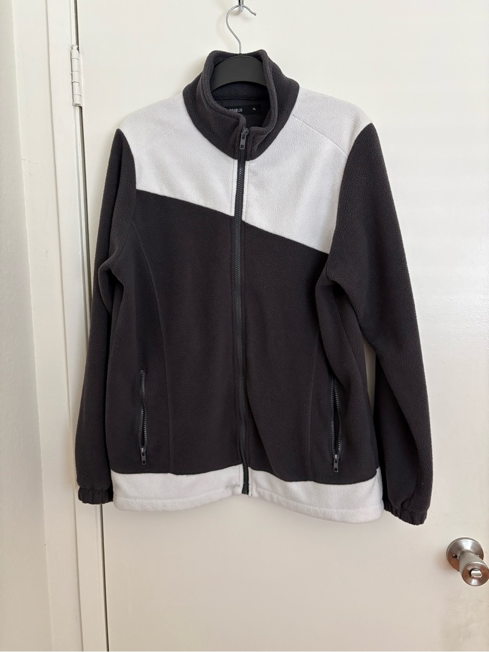 DOUBLJU Two-Tone Diagonal Fleece Zip Jacket